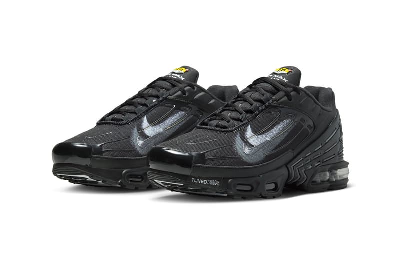 Nike Air Max Plus 3 Gets Outfitted With Double Spray Painted Swooshes FD0659-001 technical shoe all black tuned air air bubbles mixed materials lowtop