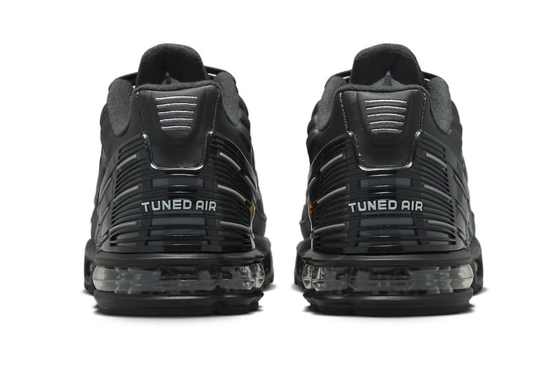 Nike Air Max Plus 3 Gets Outfitted With Double Spray Painted Swooshes FD0659-001 technical shoe all black tuned air air bubbles mixed materials lowtop