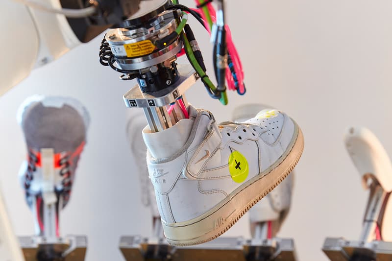 sistema alimentado por robô nike bill prolonga a vida dos tênis lançamento de informações londres