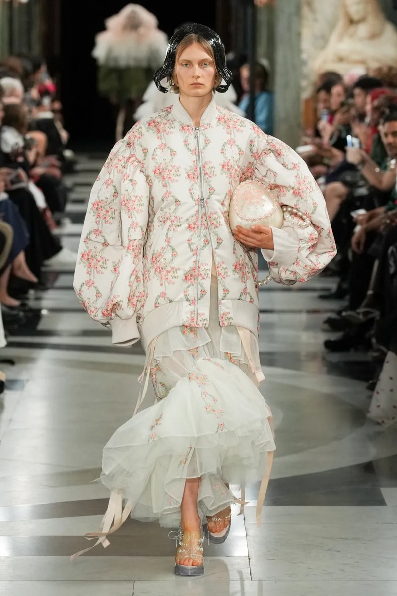 Simone Rocha Spring Summer 2023 London Fashion Week SS23 Runway Show Designer Closing Event Menswear Old Bailey