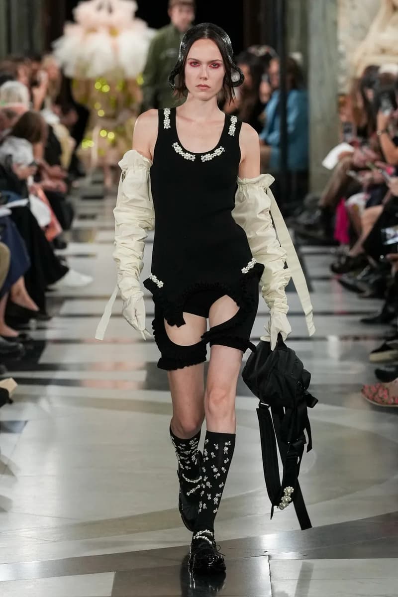 Simone Rocha Spring Summer 2023 London Fashion Week SS23 Runway Show Designer Closing Event Menswear Old Bailey