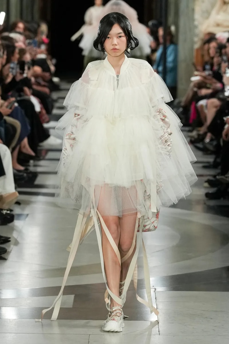 Simone Rocha Spring Summer 2023 London Fashion Week SS23 Runway Show Designer Closing Event Menswear Old Bailey