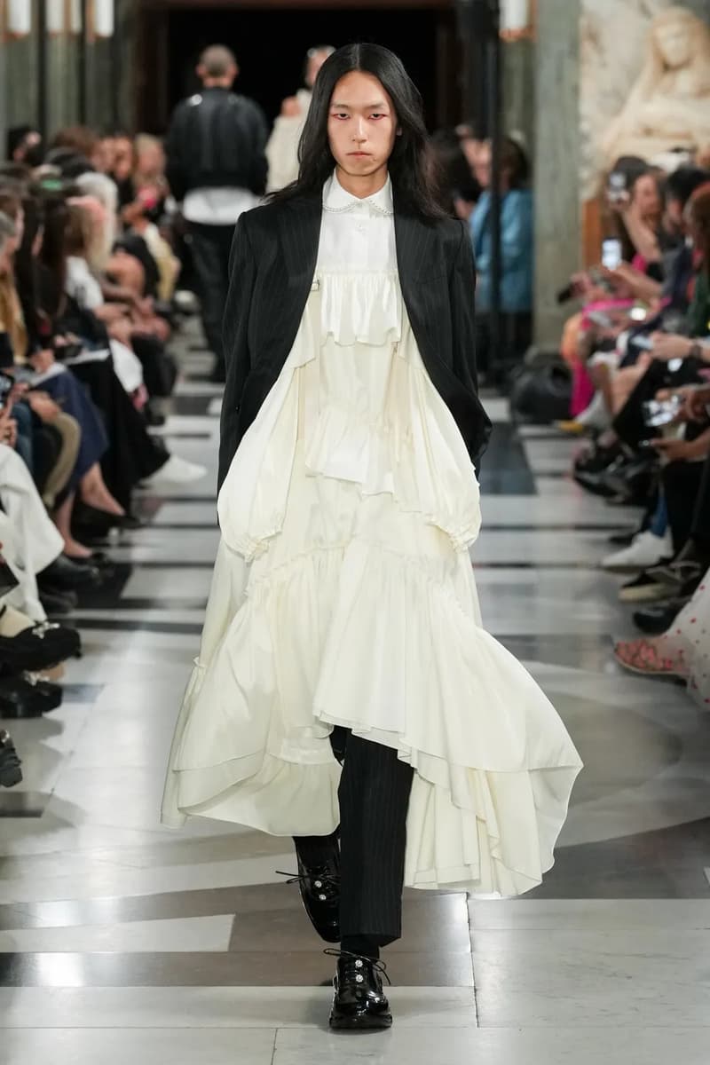 Simone Rocha Spring Summer 2023 London Fashion Week SS23 Runway Show Designer Closing Event Menswear Old Bailey