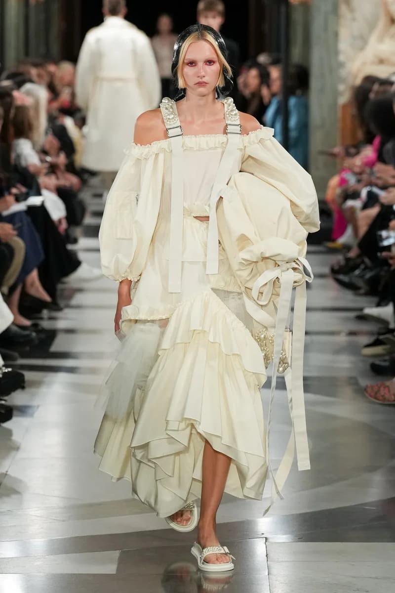 Simone Rocha Spring Summer 2023 London Fashion Week SS23 Runway Show Designer Closing Event Menswear Old Bailey