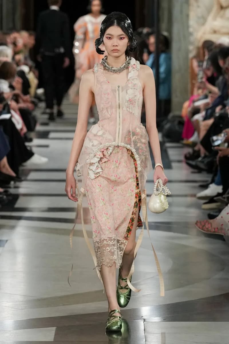 Simone Rocha Spring Summer 2023 London Fashion Week SS23 Runway Show Designer Closing Event Menswear Old Bailey