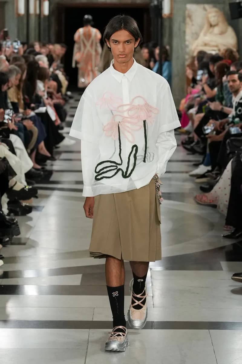 Simone Rocha Spring Summer 2023 London Fashion Week SS23 Runway Show Designer Closing Event Menswear Old Bailey