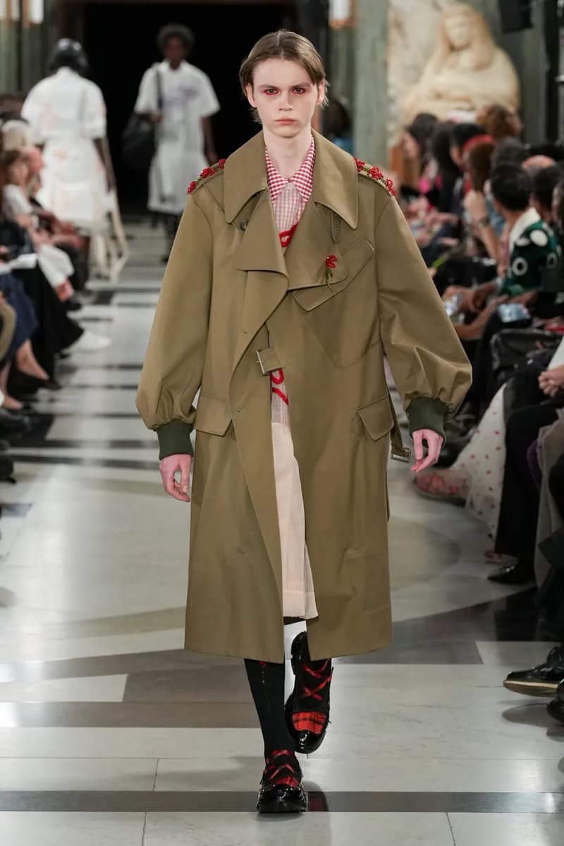 Simone Rocha Spring Summer 2023 London Fashion Week SS23 Runway Show Designer Closing Event Menswear Old Bailey