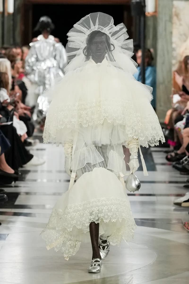 Simone Rocha Spring Summer 2023 London Fashion Week SS23 Runway Show Designer Closing Event Menswear Old Bailey