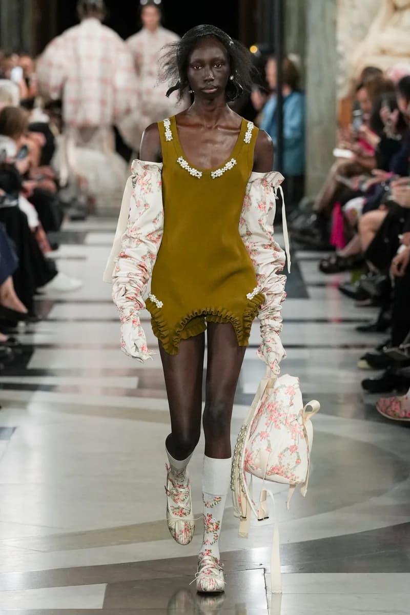 Simone Rocha Spring Summer 2023 London Fashion Week SS23 Runway Show Designer Closing Event Menswear Old Bailey