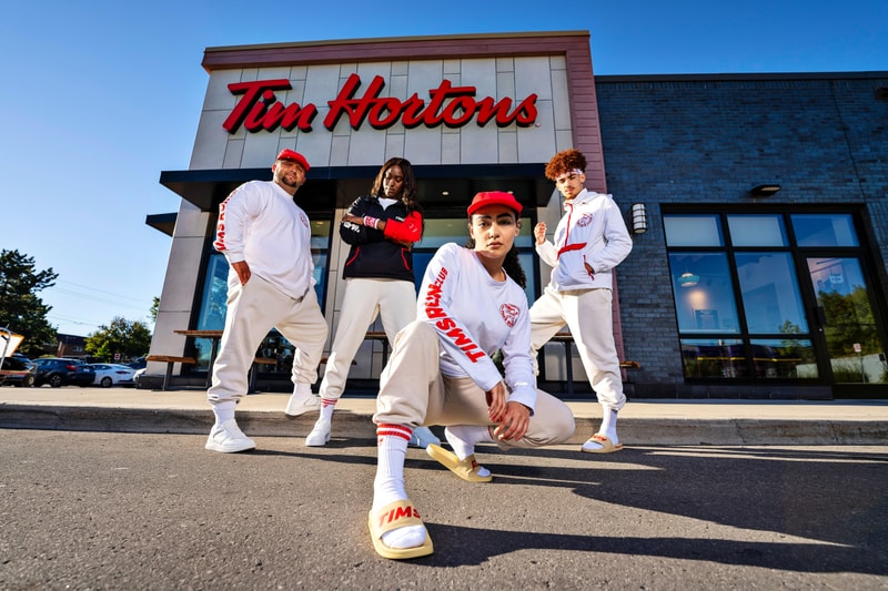 Tim Hortons - Public Area (Arrival)