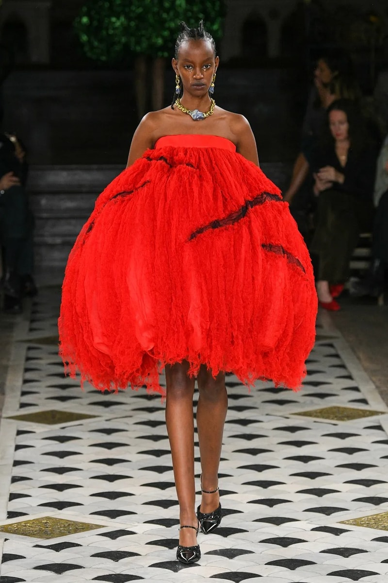 UNDERCOVER Spring/Summer 2023 SS23 Runway Paris Fashion Week Jun Takahashi PFW 