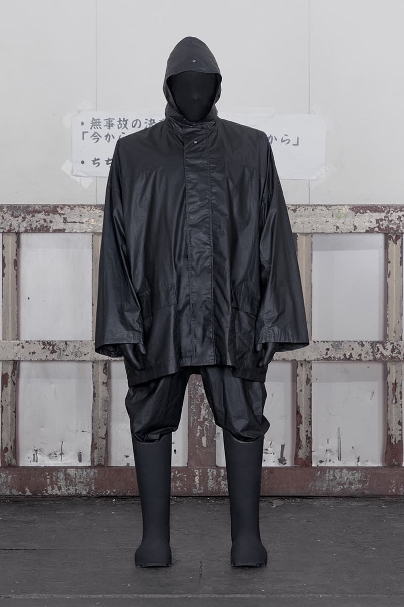 yeezy gap balenciaga collection release date info store list buying guide photos price ye kanye west demna anorak bag denim jacket round jacket hoodies tees jeans sweatpants backpack mockneck fleece jogging pant dove crop