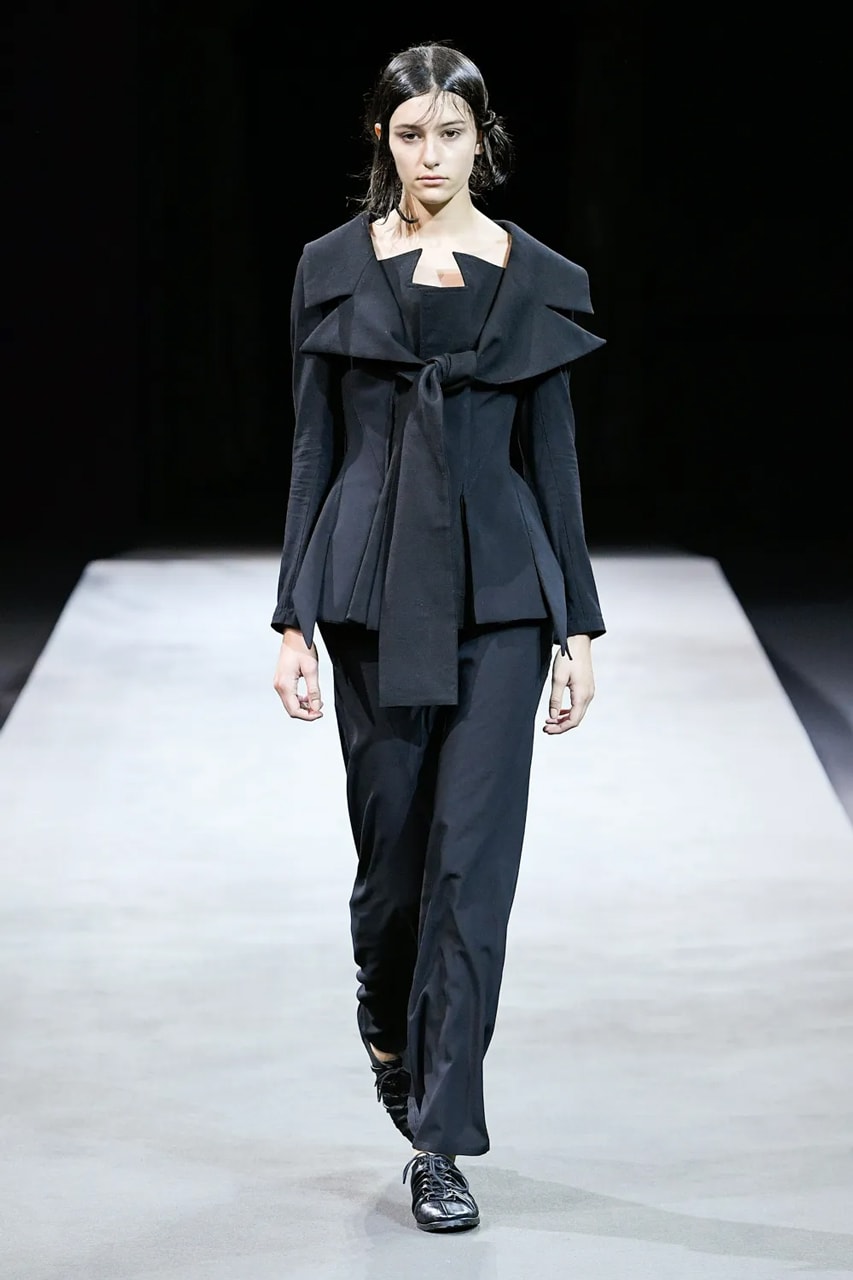 Yohji Yamamoto Menswear Fashion Show Collection Spring Summer 2023, Runway  look #036 – Paris Fashion Week. – NOWFASHION