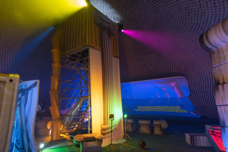 Iconic Oscar Niemeyer Building Plays Host to Surreal Installation