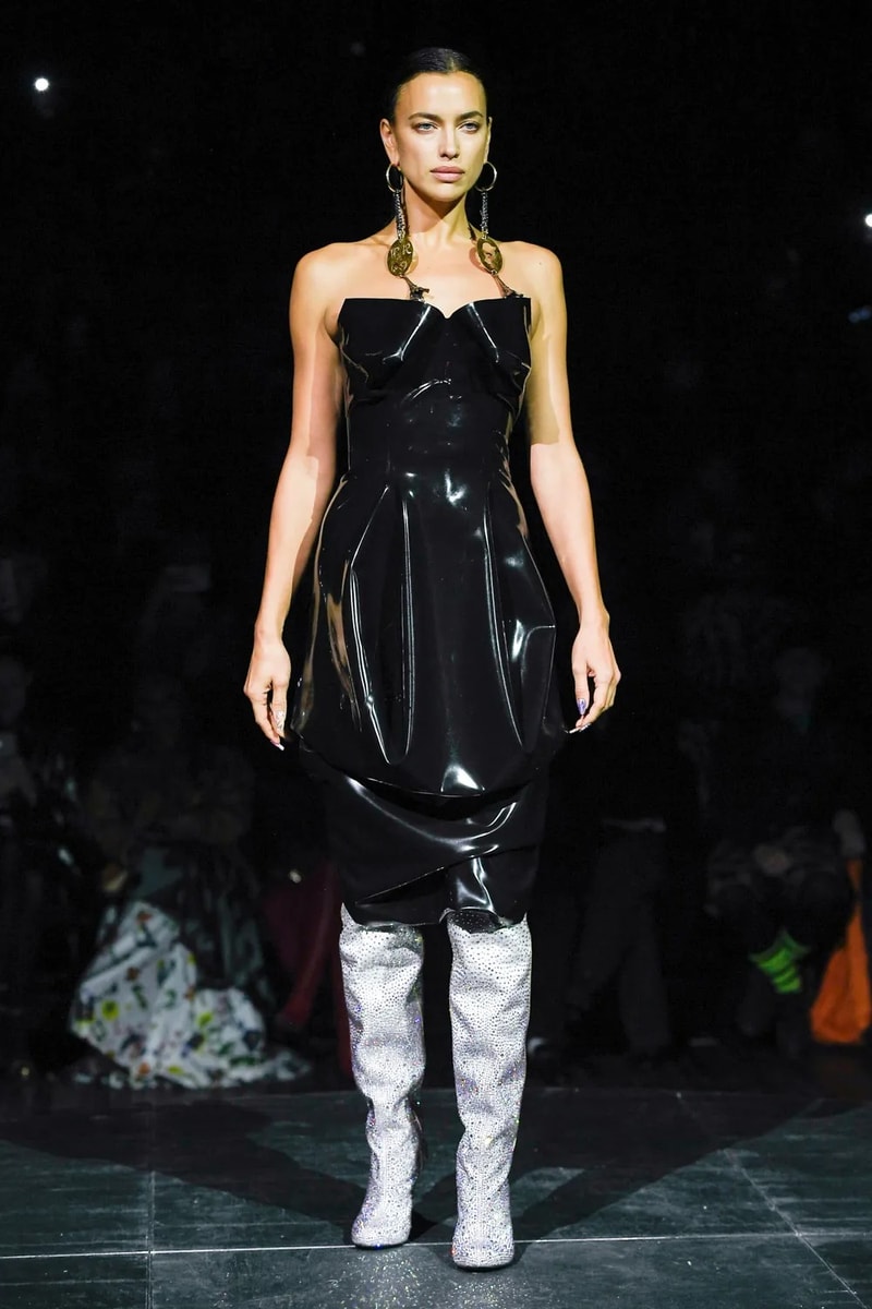 Andreas Kronthaler for Vivienne Westwood Spring Summer 2023 SS23 Paris Fashion Week Show Bella Hadid Menswear sous le ciel de paris