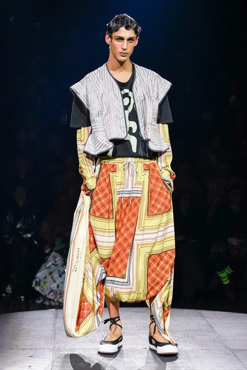 Andreas Kronthaler for Vivienne Westwood Spring Summer 2023 SS23 Paris Fashion Week Show Bella Hadid Menswear sous le ciel de paris