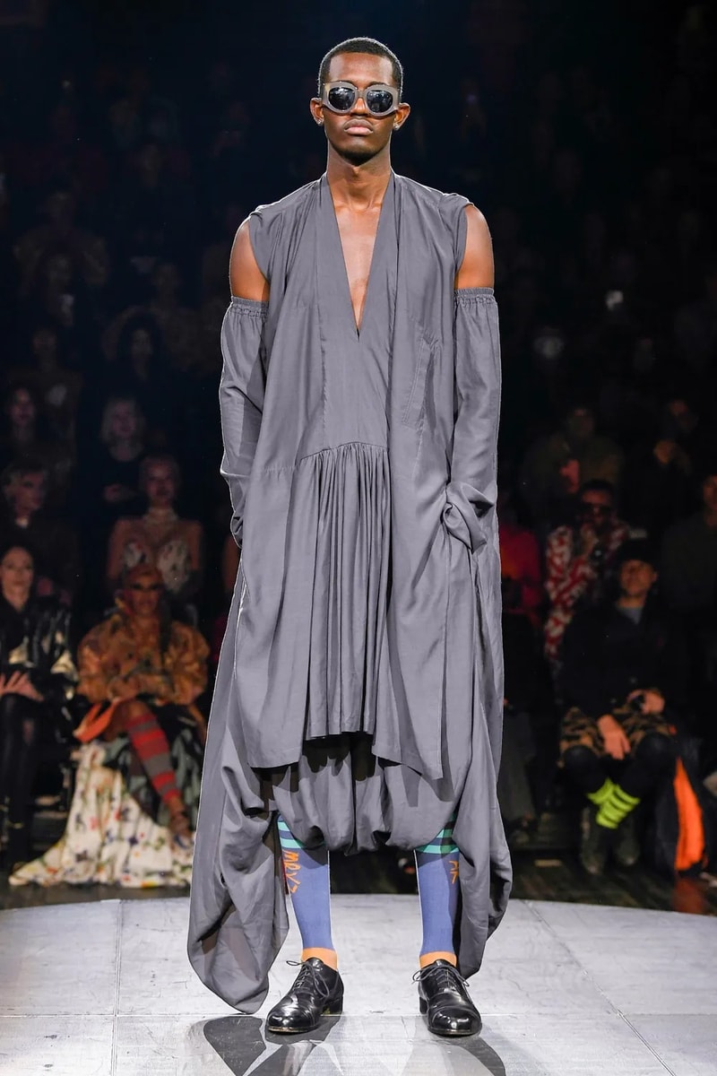 Andreas Kronthaler for Vivienne Westwood Spring Summer 2023 SS23 Paris Fashion Week Show Bella Hadid Menswear sous le ciel de paris