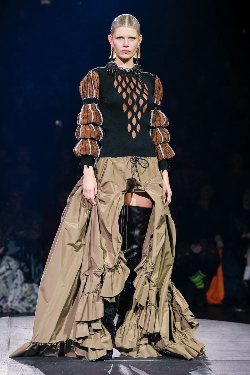 Andreas Kronthaler for Vivienne Westwood Spring Summer 2023 SS23 Paris Fashion Week Show Bella Hadid Menswear sous le ciel de paris