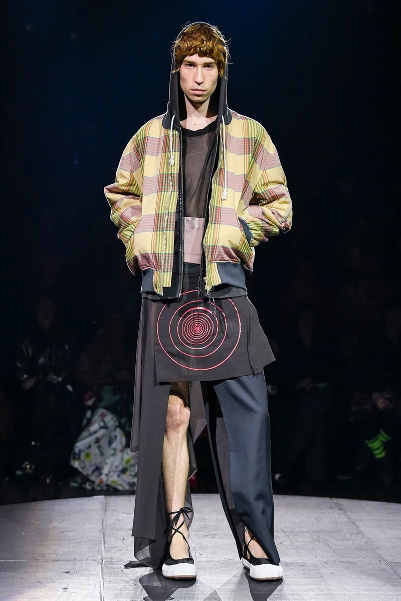 Andreas Kronthaler for Vivienne Westwood Spring Summer 2023 SS23 Paris Fashion Week Show Bella Hadid Menswear sous le ciel de paris