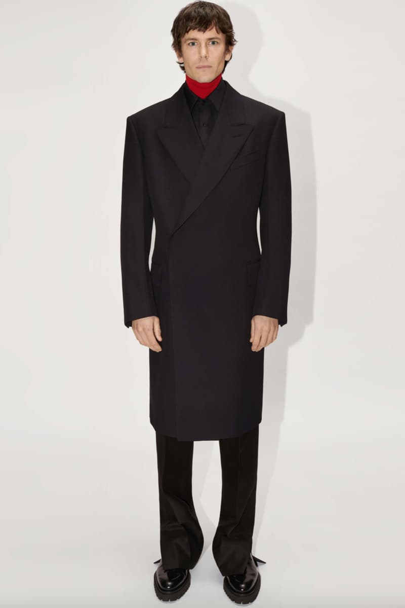 dunhill Strides Confidently Into FW22 With a New Focus and a Sharp Collection Designed by Mark Weston