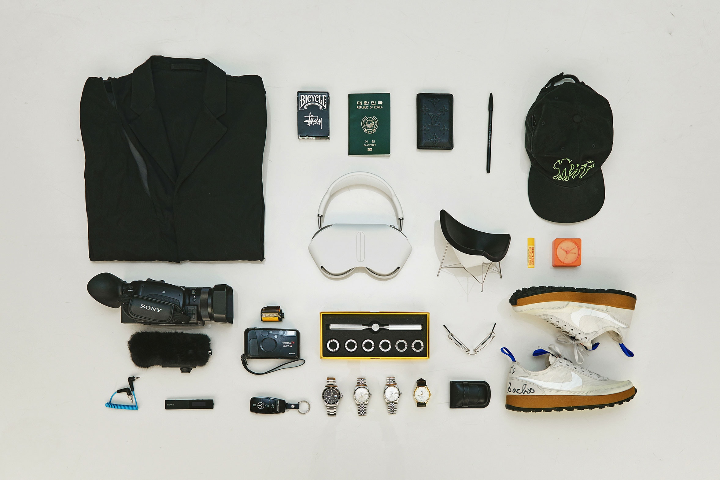 Essentials Dongjoon Lim Post Archive Faction PAF stussy LV off white virgil abloh apple airpods camcorder yashica hakuson tom sachs nike selections spread staples