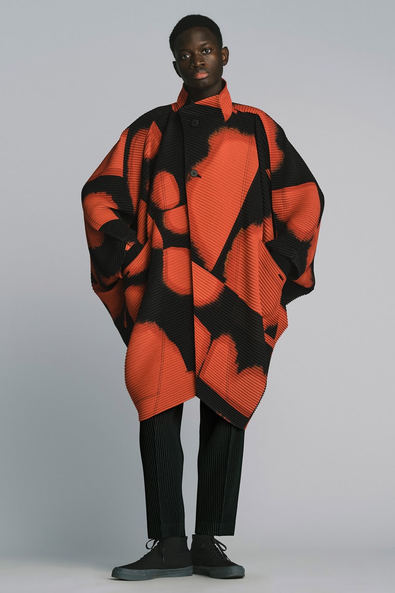 HOMME PLISSÉ ISSEY MIYAKE Launches AW22 "LANTERN" Capsule