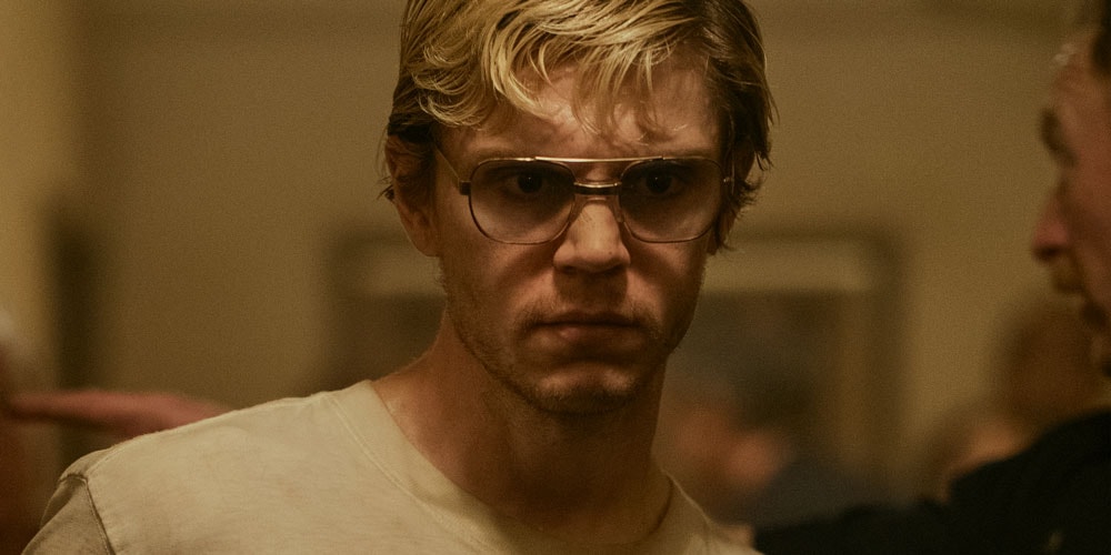 Serial killer Jeffrey Dahmer's glasses up for $150K auction, adds to Netflix  series criticism