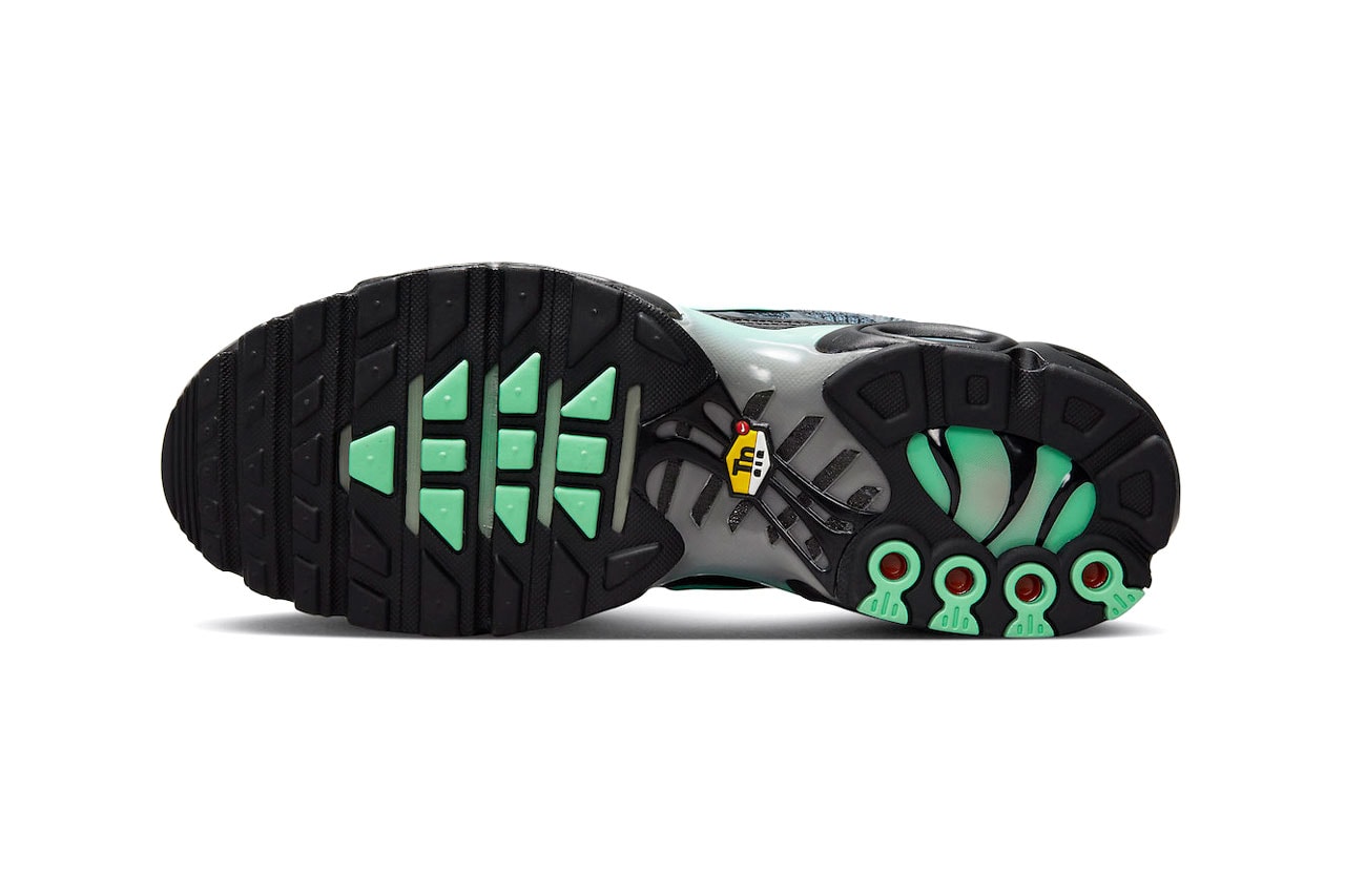 Nike TN Air Max Plus Black Turquoise Sneaker Trainer Shoes Footwear Fall Winter 2022 Nike Swoosh 
