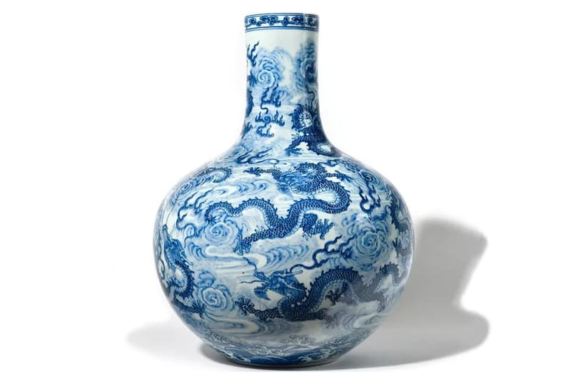 Osenat tianqiuping vase 4,000 times estimate sale price auction 7.6 million