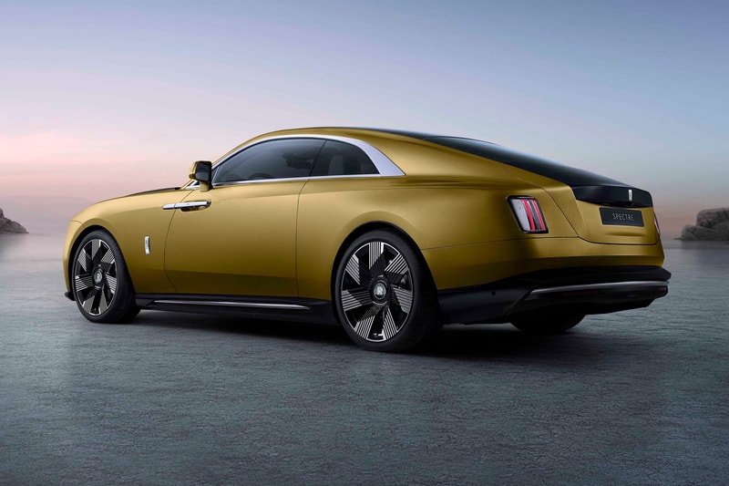 Rolls-Royce Spectre Unveiled First Look Official Release Information Electric Cars British Luxury EV 