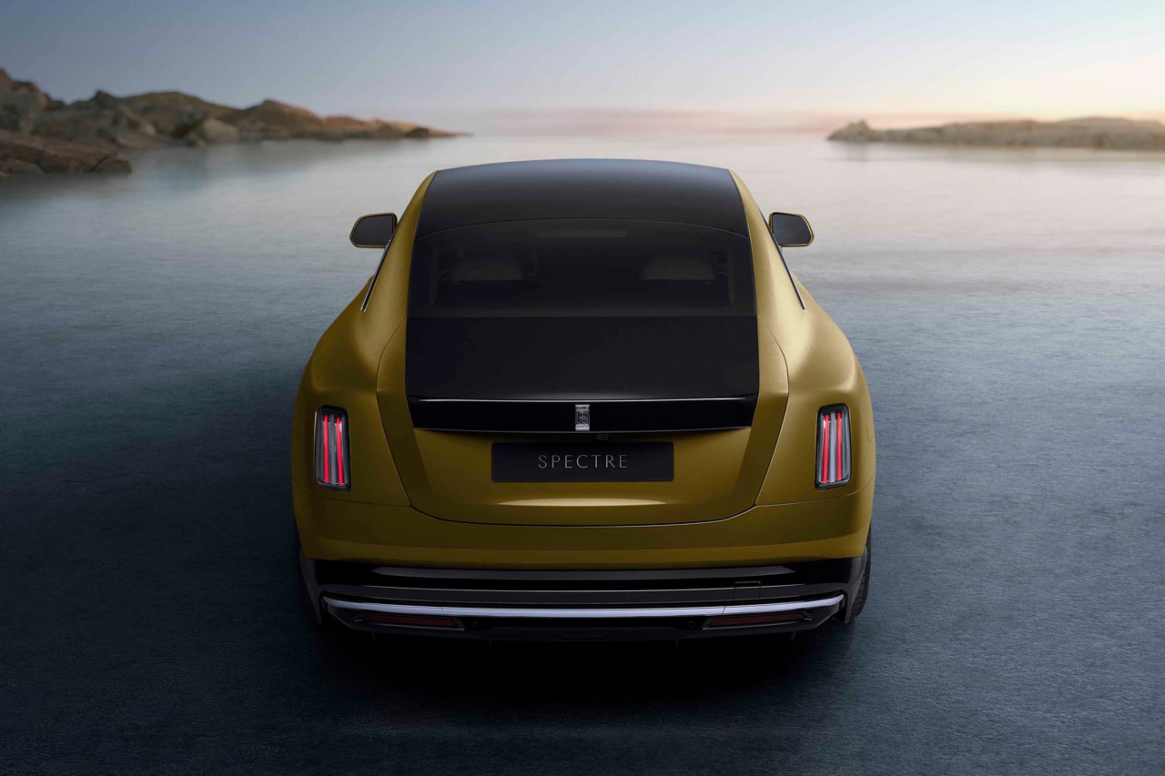 Rolls-Royce Spectre Unveiled First Look Official Release Information Electric Cars British Luxury EV 