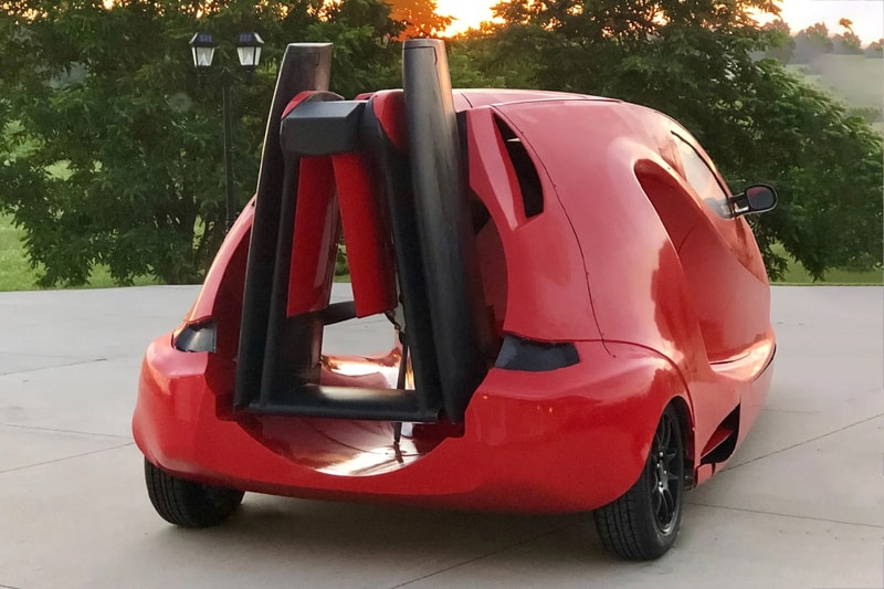 Switchblade flying car three wheeled road legal vehicle aircraft plane three minutes evtol samson sky knife garage range 