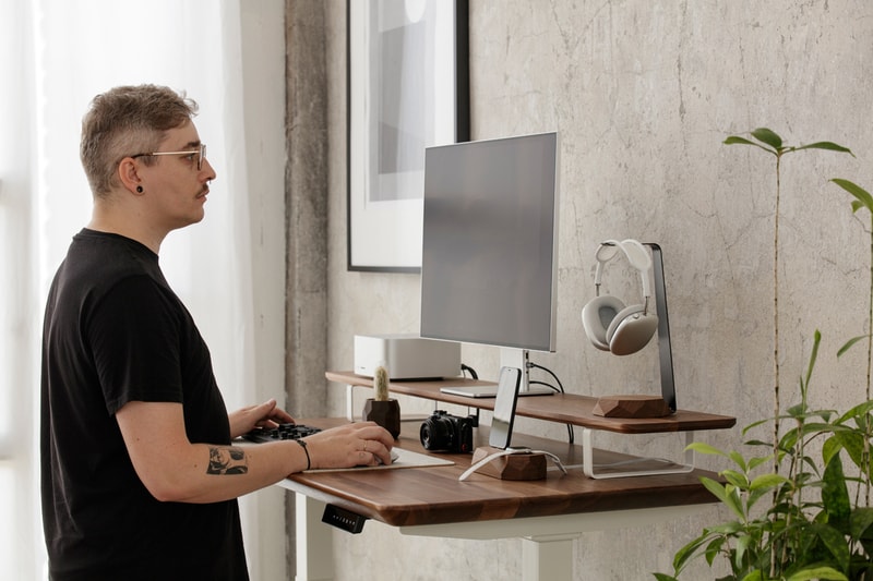 Oakywood Magsafe Desks Office Supplies Minimalist Wooden Accessories Organization iPhone Stand Desk Apple Watch Stand