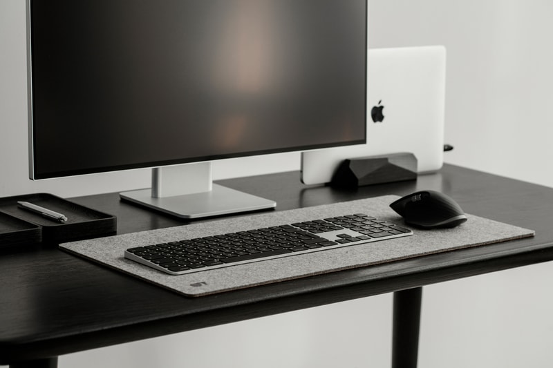 Oakywood Magsafe Desks Office Supplies Minimalist Wooden Accessories Organization iPhone Stand Desk Apple Watch Stand