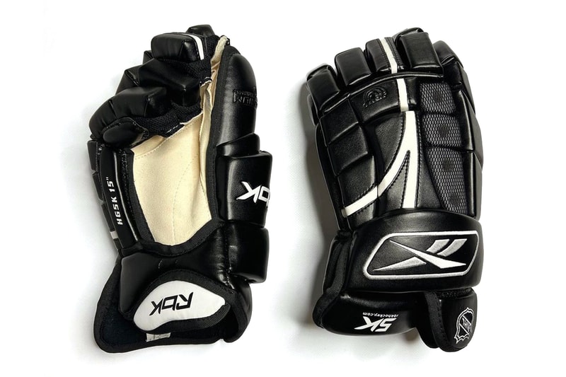 Canyaon custom hockey gloves cat 15 inch black boot grooved black white info concept news