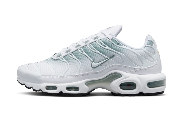 Another Gradient Look Hits the Nike Air Max Plus