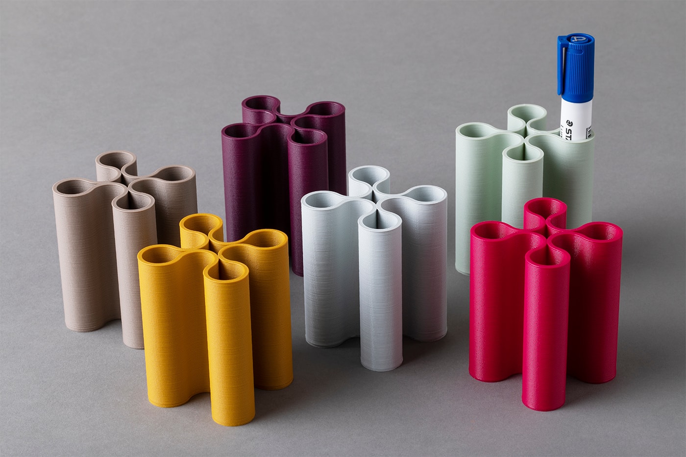 Bfriends: los accesorios de escritorio de Pearson Lloyd. Plástico reciclado  e impresión 3D