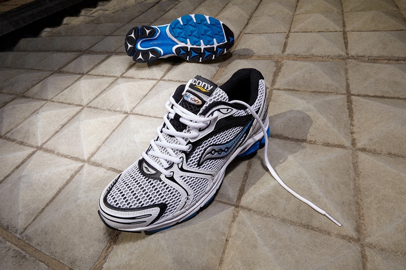 saucony originals reissue 2007 progrid triumph 4 og yellow black silver release info date price