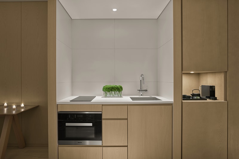 Tokyo edition hotel toranomon kengo kuma booking location price ian schrager blue room jade room gold bar lobby rooms info