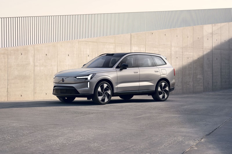Volvo Unveils Electric 2024 EX90 SUV With 300 Miles of Range