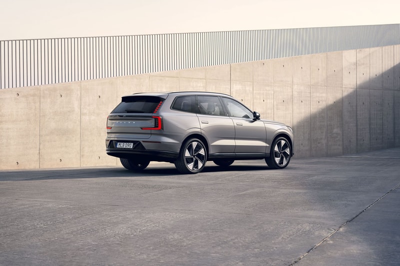 Volvo Unveils Electric 2024 EX90 SUV With 300 Miles of Range
