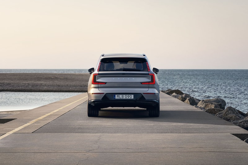 Volvo Unveils Electric 2024 EX90 SUV With 300 Miles of Range