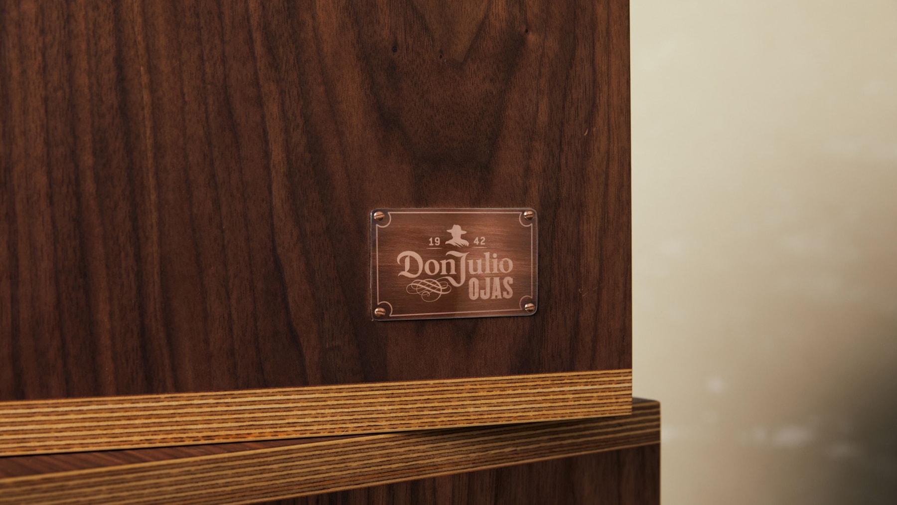 Tequila Don Julio 1942 x Ojas Collectible Pieces; Record Weight, Speakers