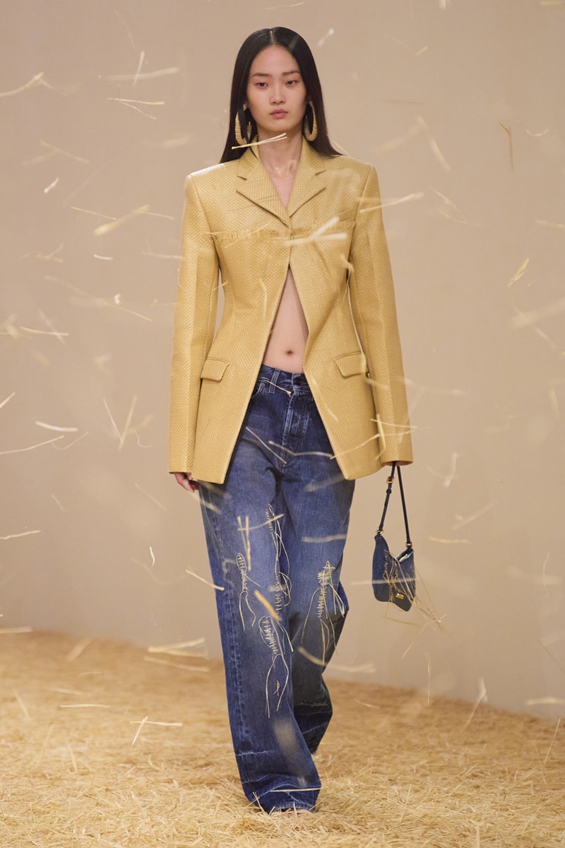 Jacquemus “LE RAPHIA” SS23 Gives New Meaning to Natural Beauty Fashion
