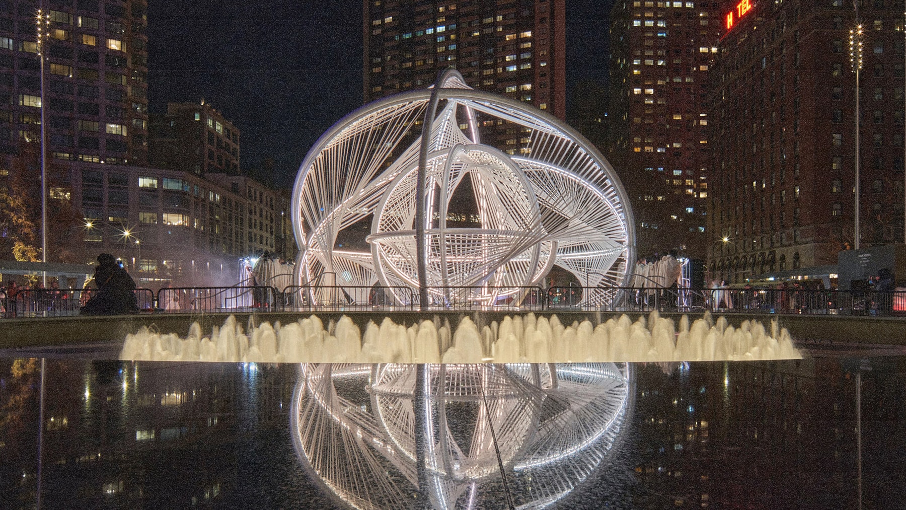 Moët & Chandon Unveils Es Devlin Sculpture with Red Carpet Holiday Celebration