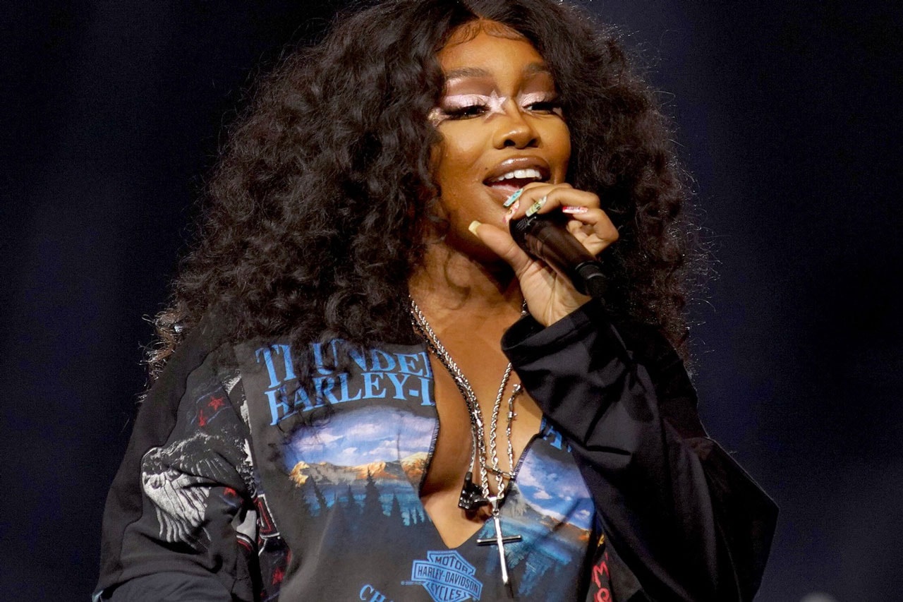 SZA Brings “Shirt” and New Track “Blind” to SNL Music