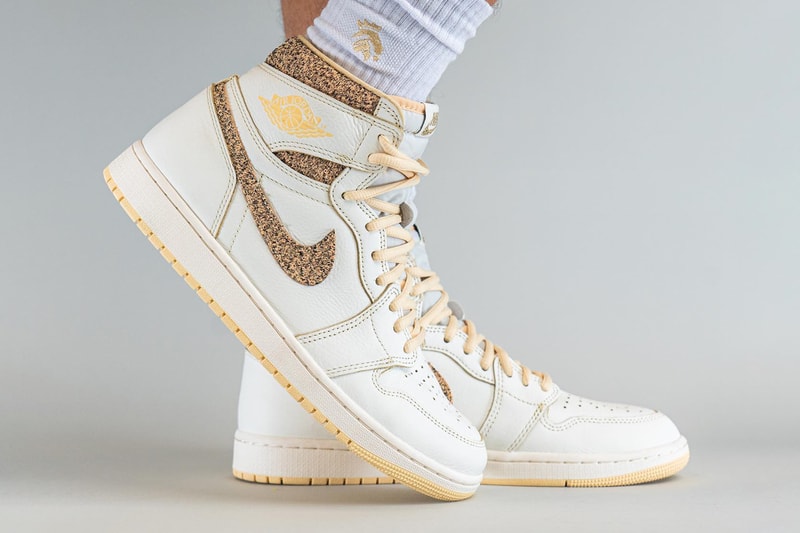 Air Jordan 1 High OG Vibrations of Naija FD8631-100 Release Date info store list buying guide photos price