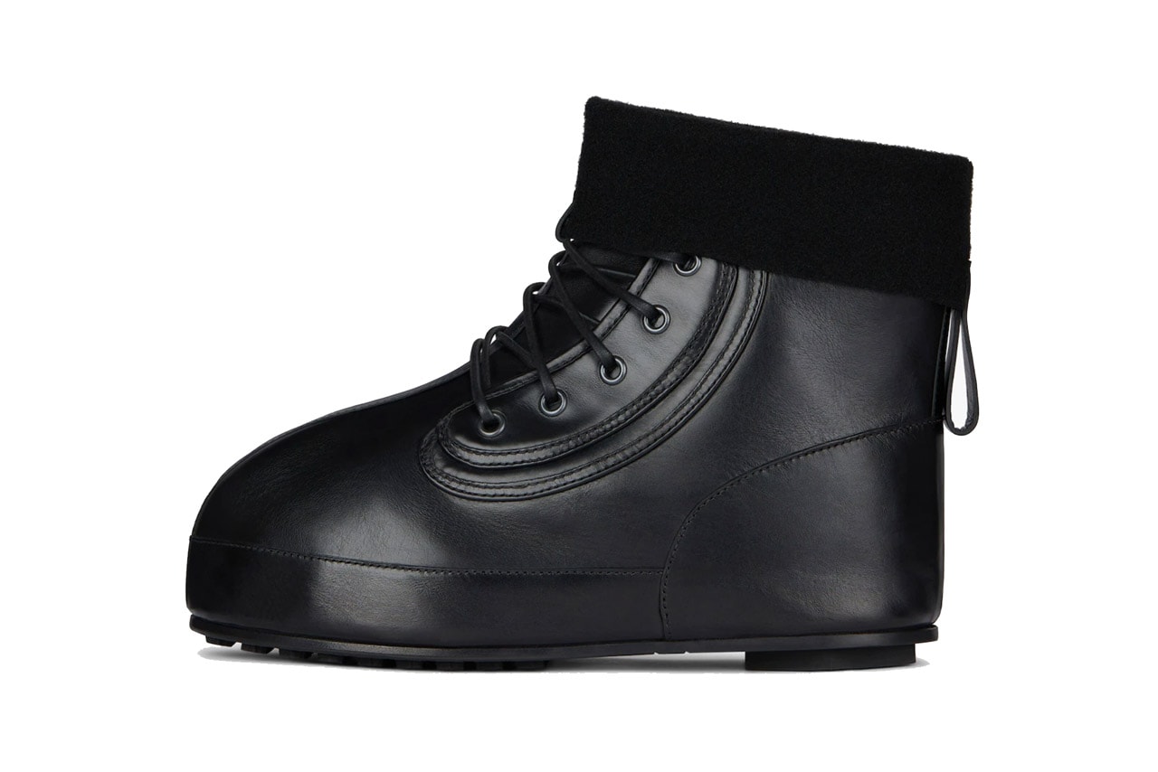 Givenchy Taps (B).STROY for Winter-Ready Leather Ankle Boots 