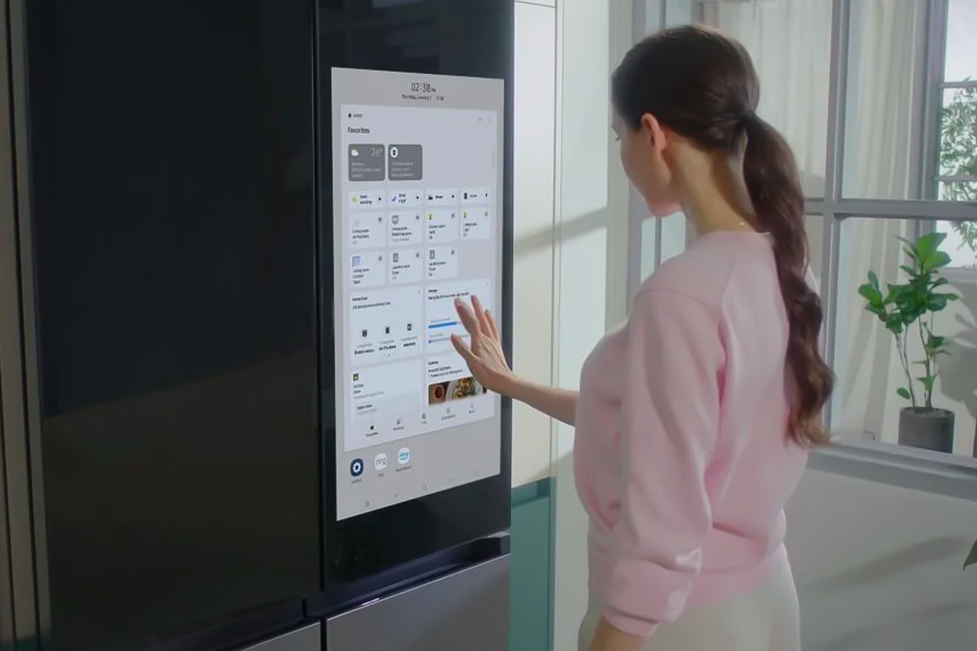 Samsung Family Hub Plus Smart Fridge Unveil