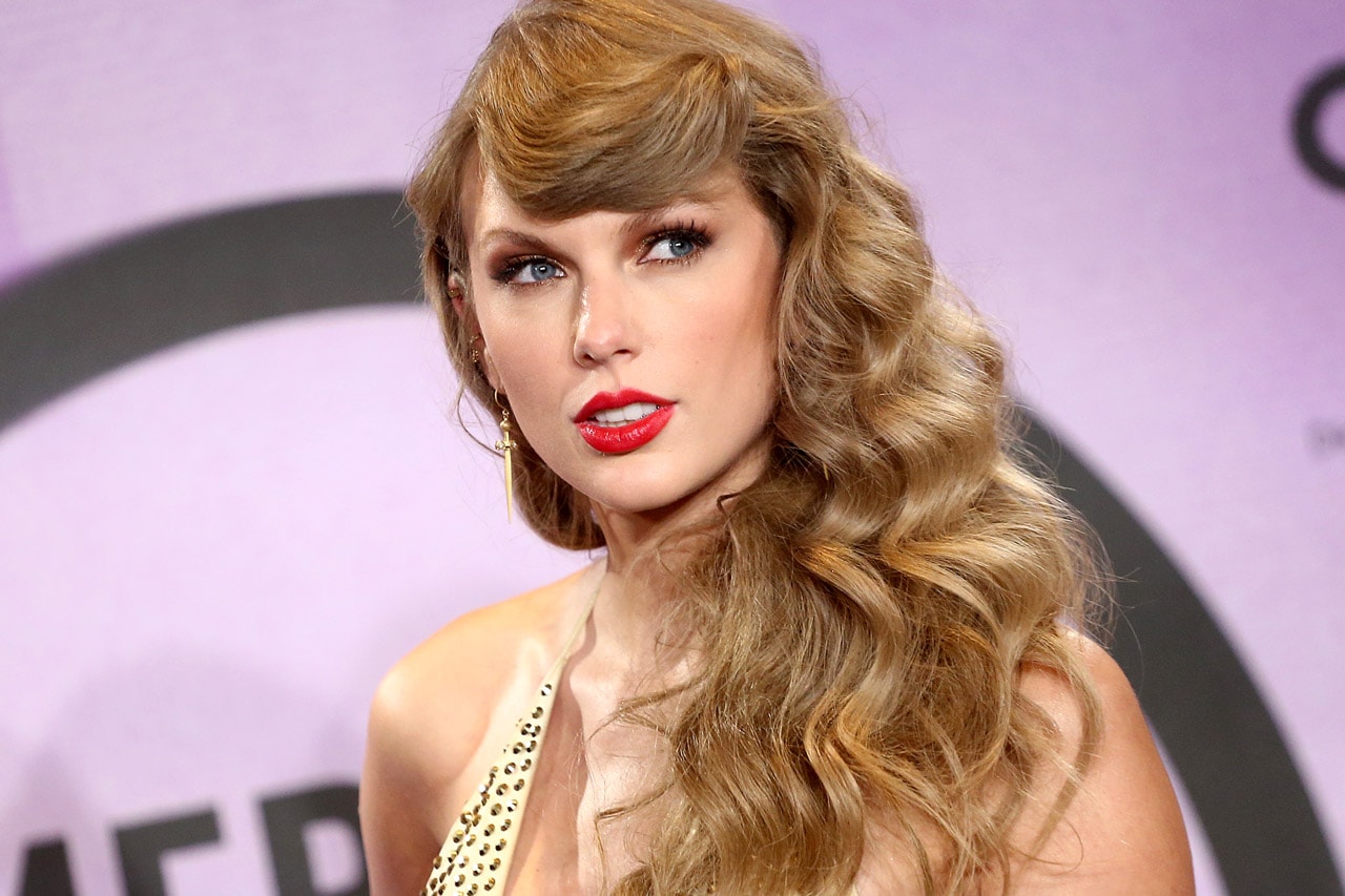 Taylor Swift To Make Her Feature Directorial Debut With a Script That She Wrote